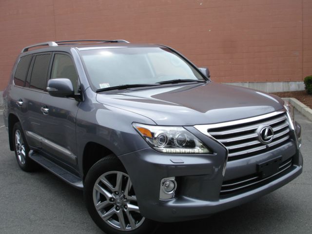 For sale: 2013 Lexus LX 570 4WD 4dr SUV Jeep Full Options Perfect ...